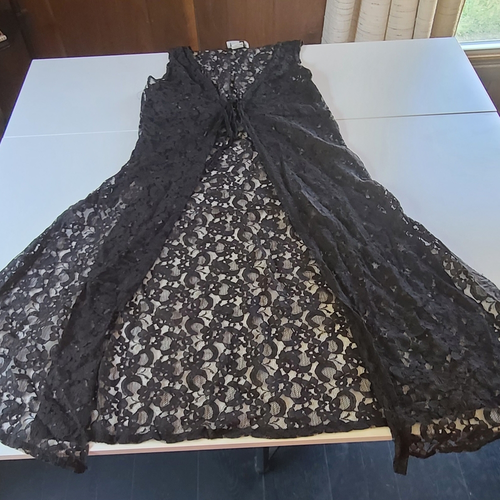 Elegant Black Lace Women's Coat